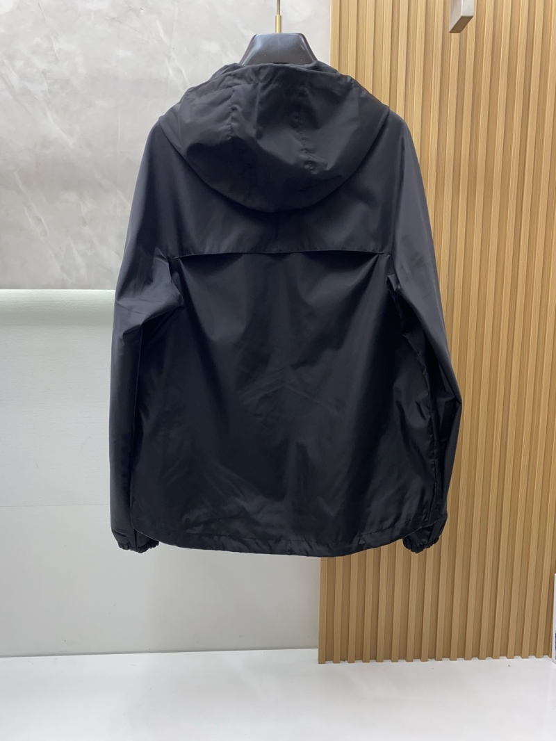 Pra*a outwear